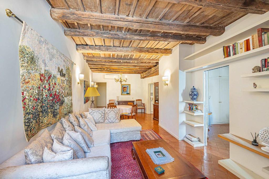 Palazzo Costaguti luxury and terrace up to 6 - 1
