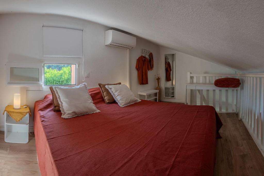 Charming studio with terrace near the beaches - 3