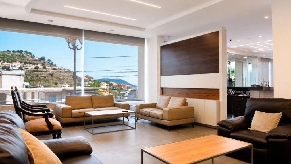Lobby, Iris Flower Hotel in Jezzine