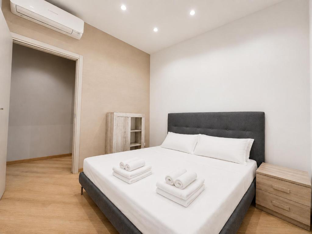 Sea View & Private Garage , 3 Bedrooms - 4