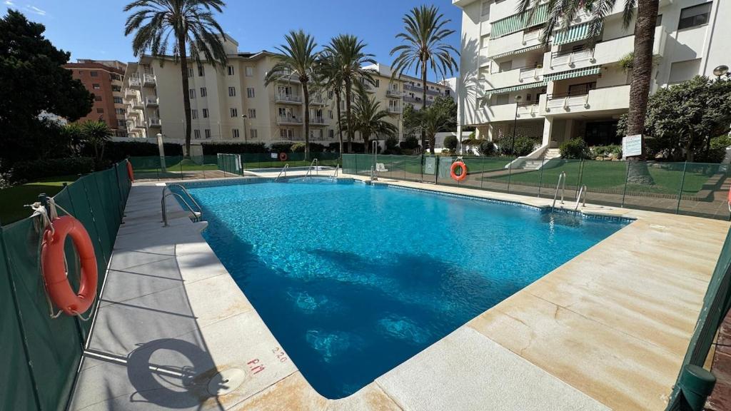 Family Holidays - La Carihuela, Piscina y Parking - 1