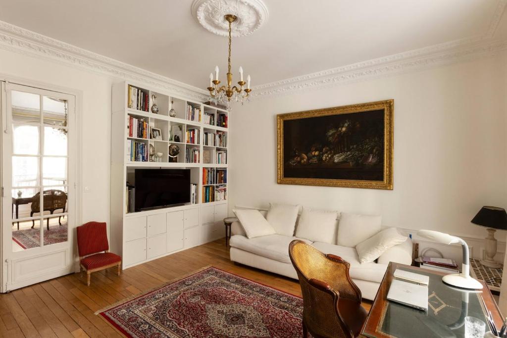 The Parisian Salon - 2