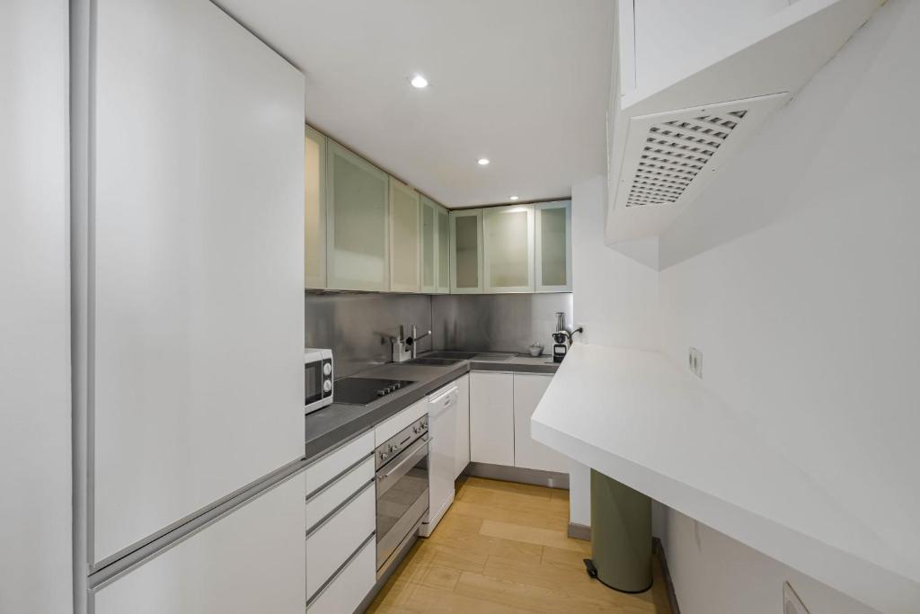 REF 2086 - Cannes Centre Spacieux avec balcon à louer - 4