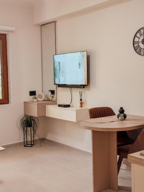 Mimista Apartments - Cozy & Spacious Studio - 1