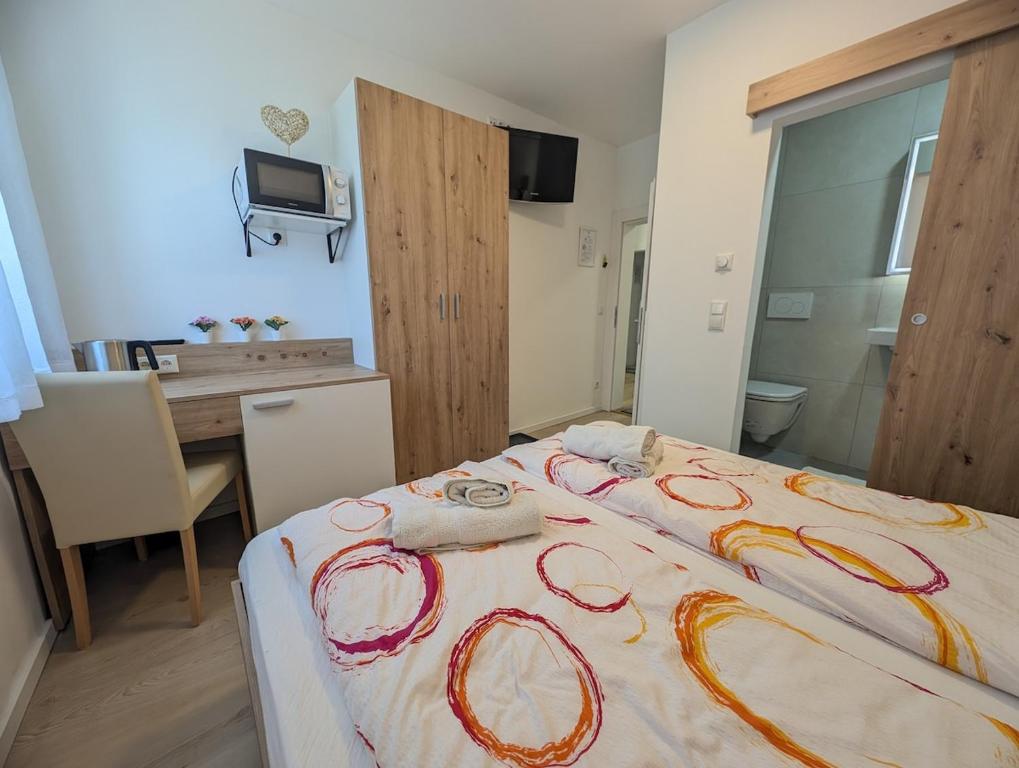 See 4 - Zentral gelegenes Studio in Seenähe mit 2 Bäderkarten - 5
