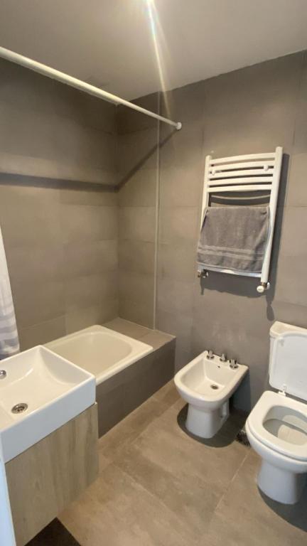 Departamento con Cochera en zona Aldrey Guemes - 3