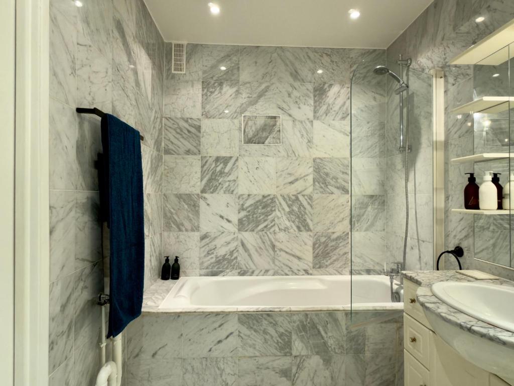 Chic and Spacious 2 rooms -Near Champs-Élysées - Victor Hugo - 5