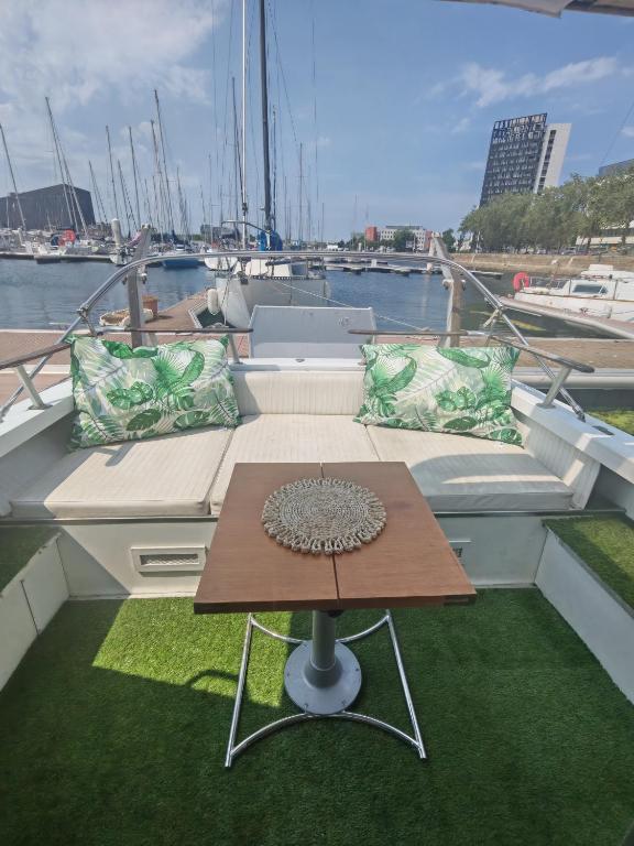 Nuit insolite dans un bateau - 2