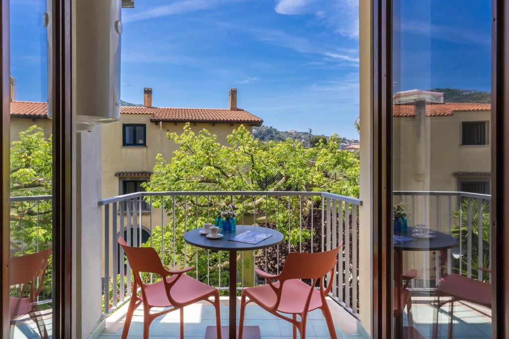 Suite Noceti with Balcony Walk to Sorrento downtown by Feeling Italy - 2