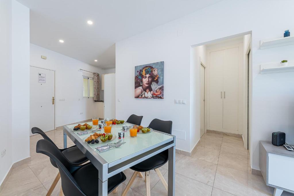 797 HOLIDAY RENTALS- Apartamento dentro de Puerto Marina-Playa a 1 min - 2