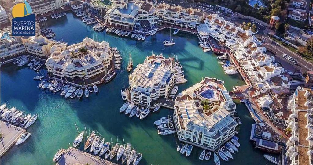 797 HOLIDAY RENTALS- Apartamento dentro de Puerto Marina-Playa a 1 min - 5