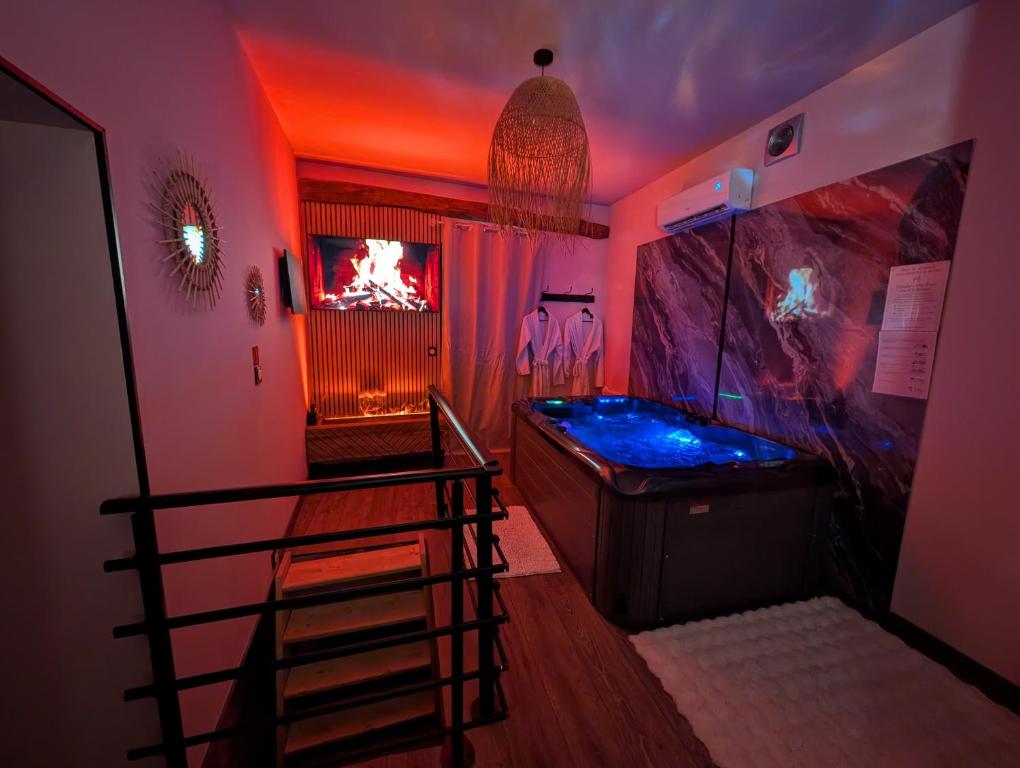 Loveroom Romantique avec Spa et Secret Room - A proximité des Lacs - La Mure - 2