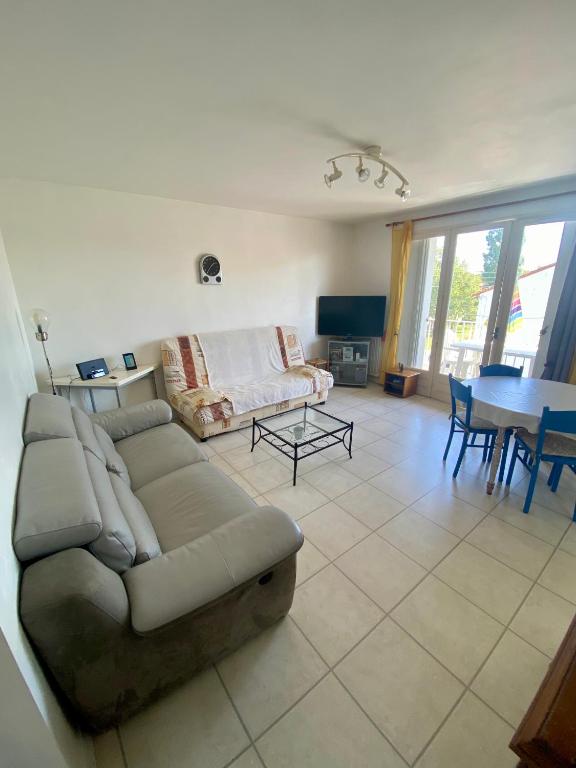 Appartement avec balcon - Plages à pied - Parking - 1