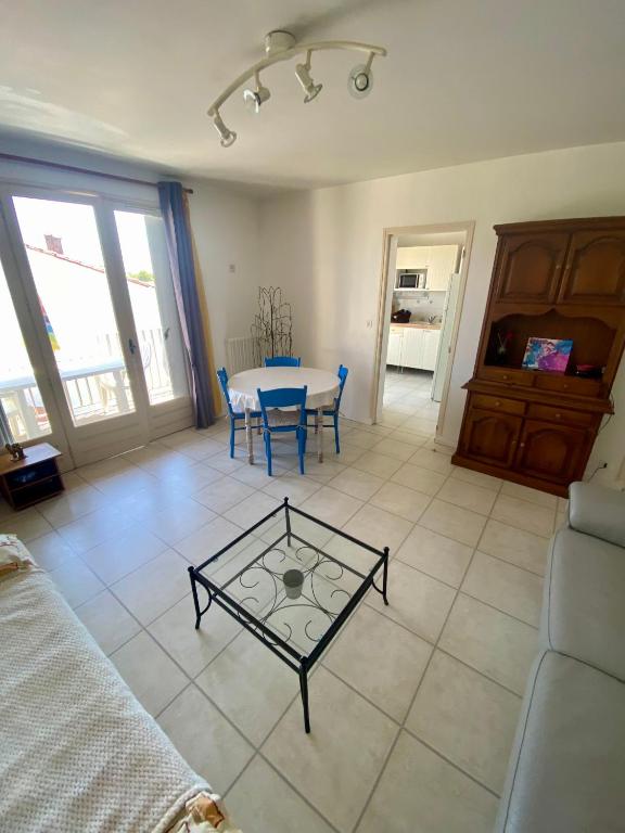 Appartement avec balcon - Plages à pied - Parking - 5