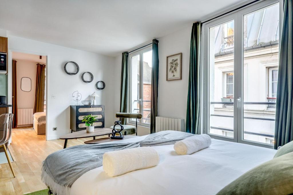 Stylish 1BR Retreat Near Gare du Nord - 2
