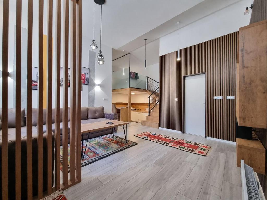 City Pulse Loft Apartment - 1