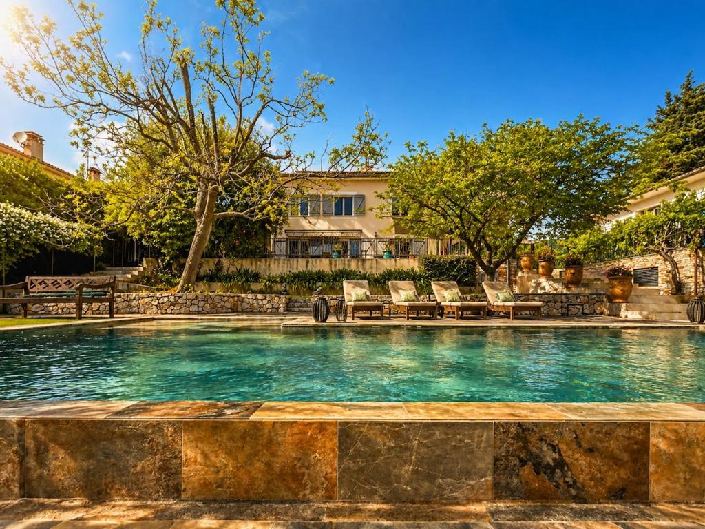 Luxury Villa, Garden - 2