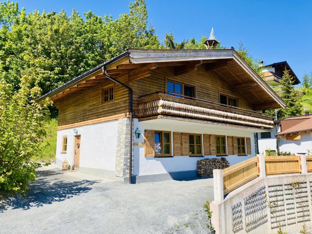 Hochkönig Hideaway - Ski-in & Ski-out Chalet by Maria Alm and Zell am See - 3