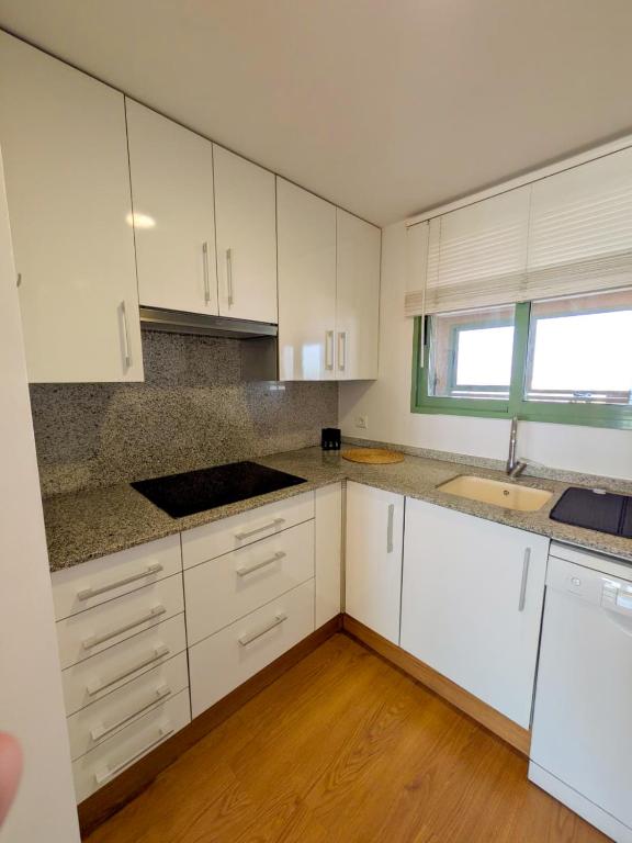 Premium Front Sea View & Pool Flat - 5