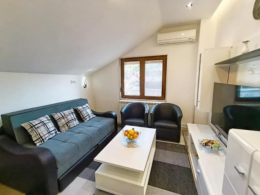 Gospođica - 4