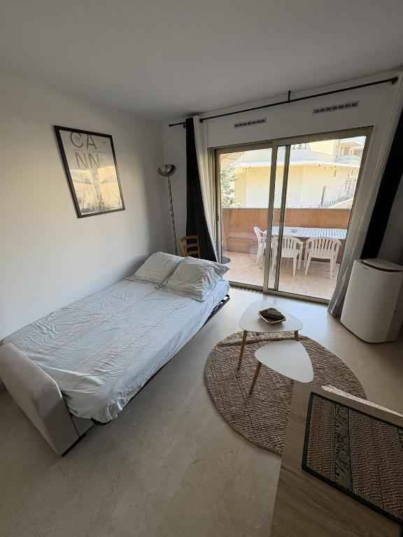 Studio with balcony, pool and clim close to Cannes - 5