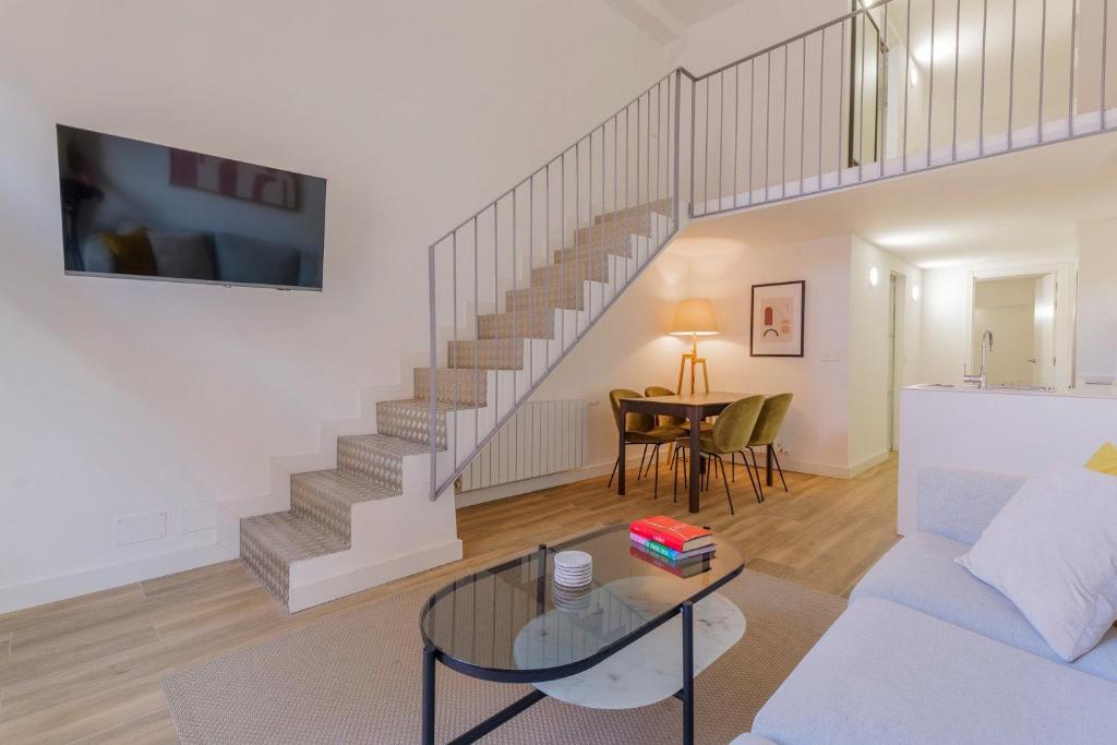 Premium Renovated Loft near Santander Park - 1