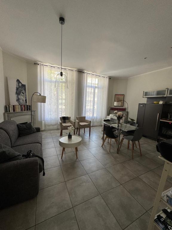 Two bedrooms apartment - 500m from Palais de Festival - 1