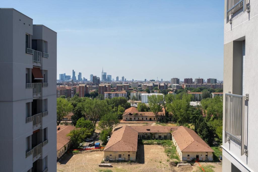 Skyline View - Design Apartment - Bicocca Metro - 2