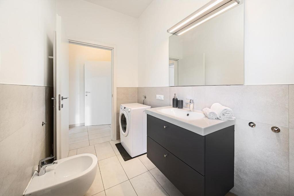 Blue Garden Como - 2BR - Free Parking - 5