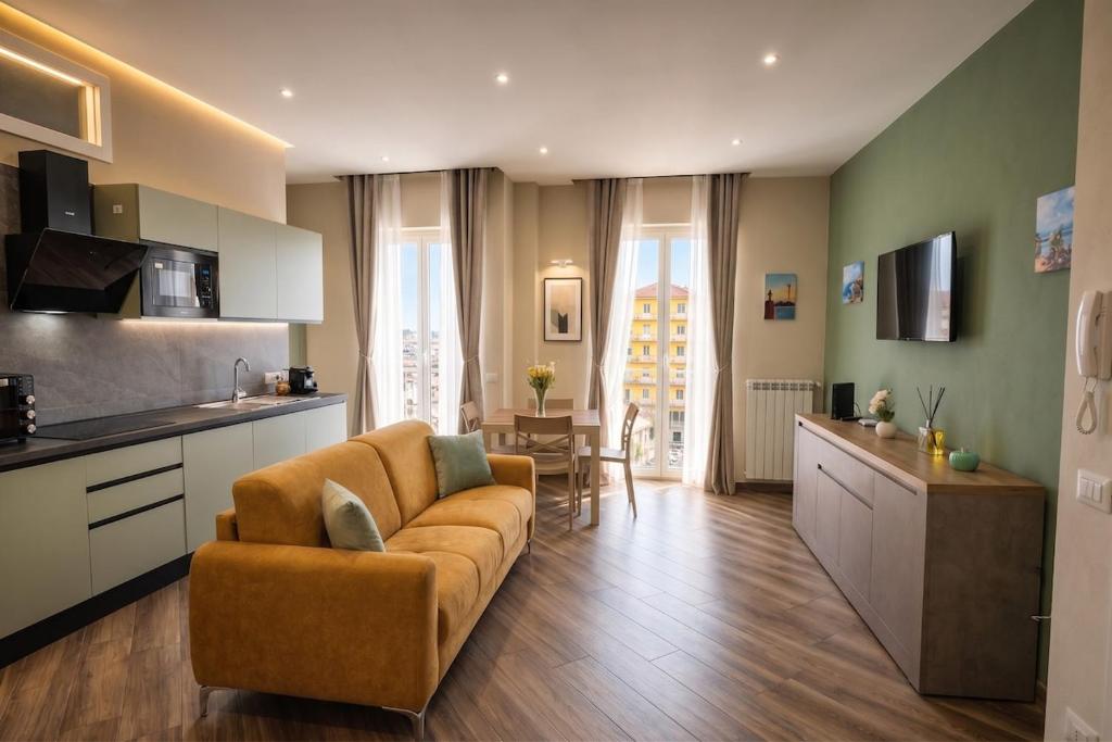 Enea House Naples - Balcony & 2 Bathrooms - 1