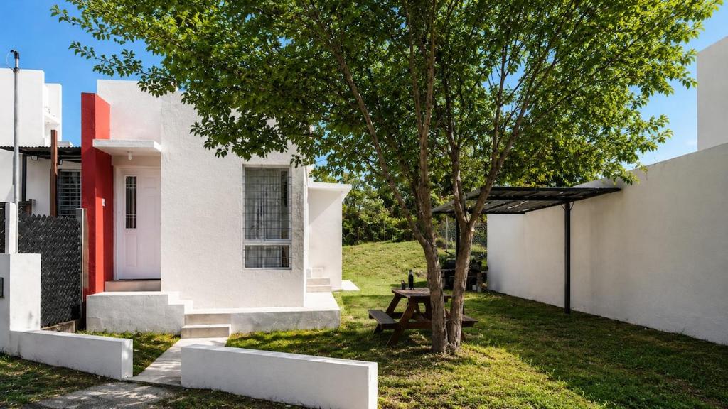 CASA A 300mts DEL RIO SAN ANTONIO - 1