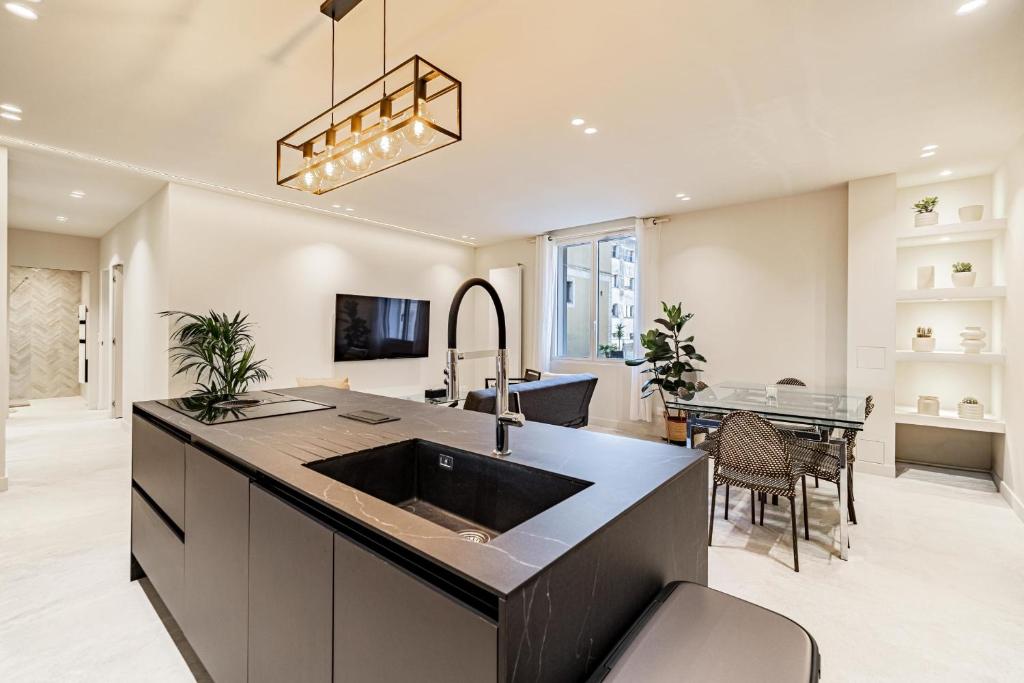 42 SERBE - Luxurious 3-bedroom 50m from Croisette and Palais - 5