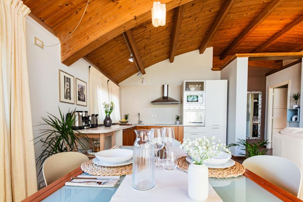 Almond Vista, Lucca Roof Garden - 2