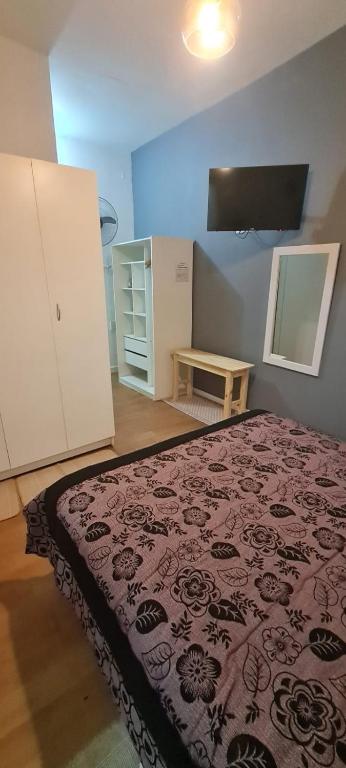 Mimi House - 2