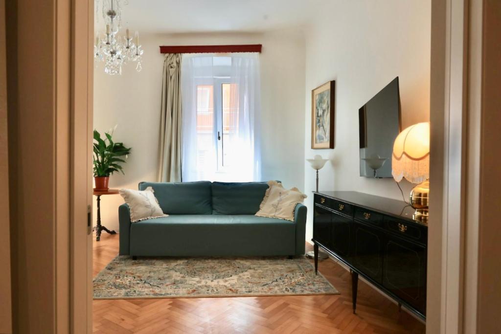 Galileo Galilei Design Apartment by the Park - 2