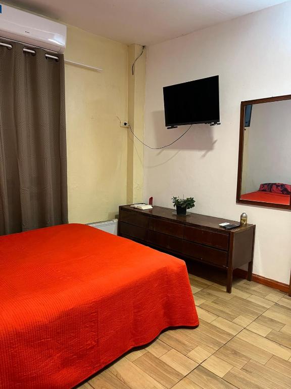 Apartament, downtown and bus station 10 minutes away - 4