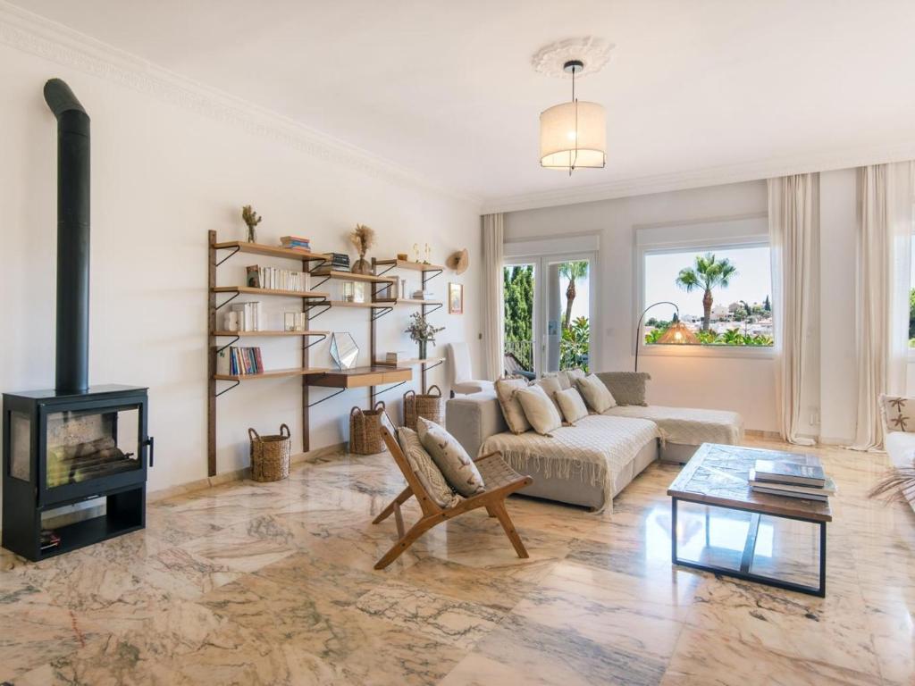 PREMIUM Family Villa in Málaga with Private Pool - 4