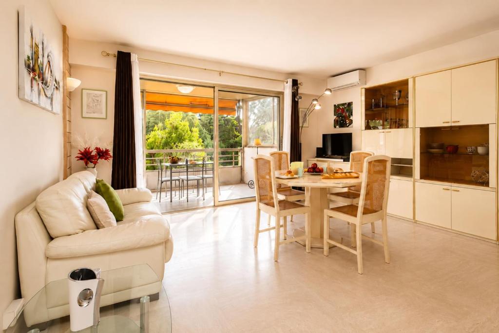 Le Volta 1-bedroom apartment with AC - 1