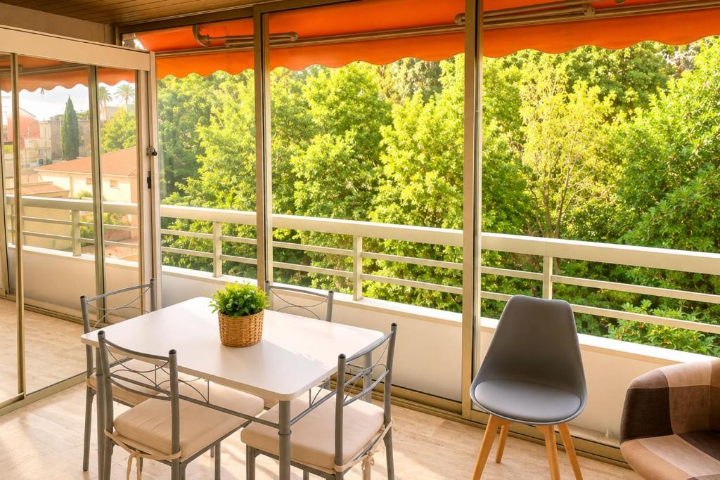 Le Volta 1-bedroom apartment with AC - 2