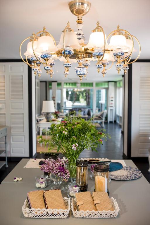 เดอะ ระวีกัลยา แบงค็อก (The Raweekanlaya Bangkok)