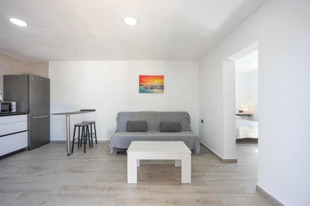 Apartamento con Piscina y Barbacoa - 4