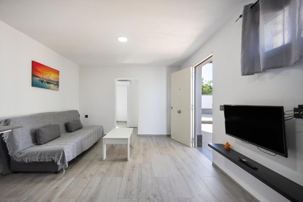 Apartamento con Piscina y Barbacoa - 2