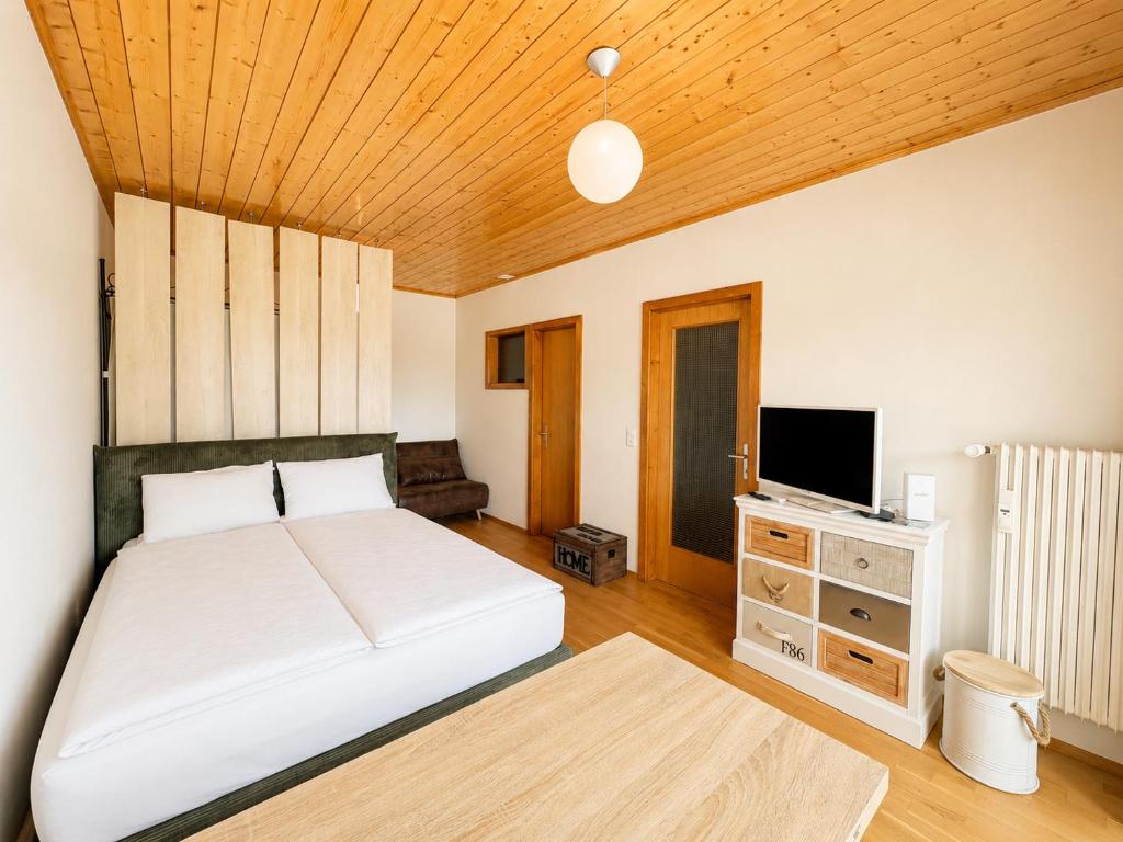 Calm studio with balcony in Crans-Montana - 3