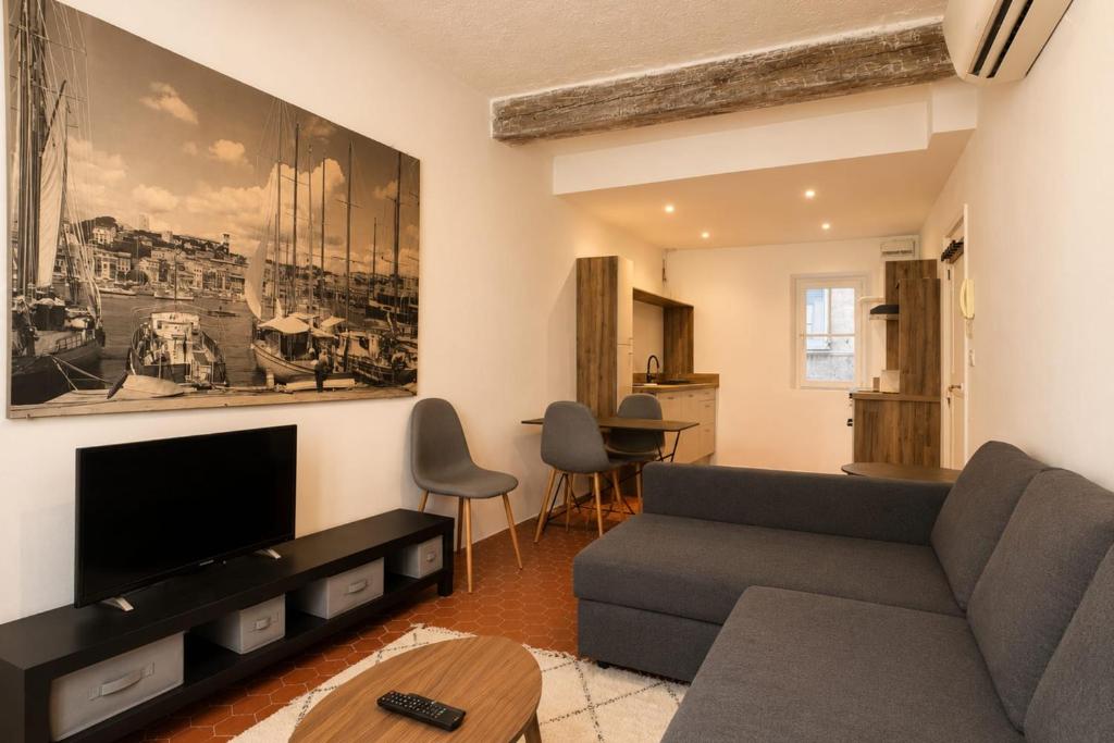 Enchanting 1-bedroom apartment on rue Fourmillière - 2