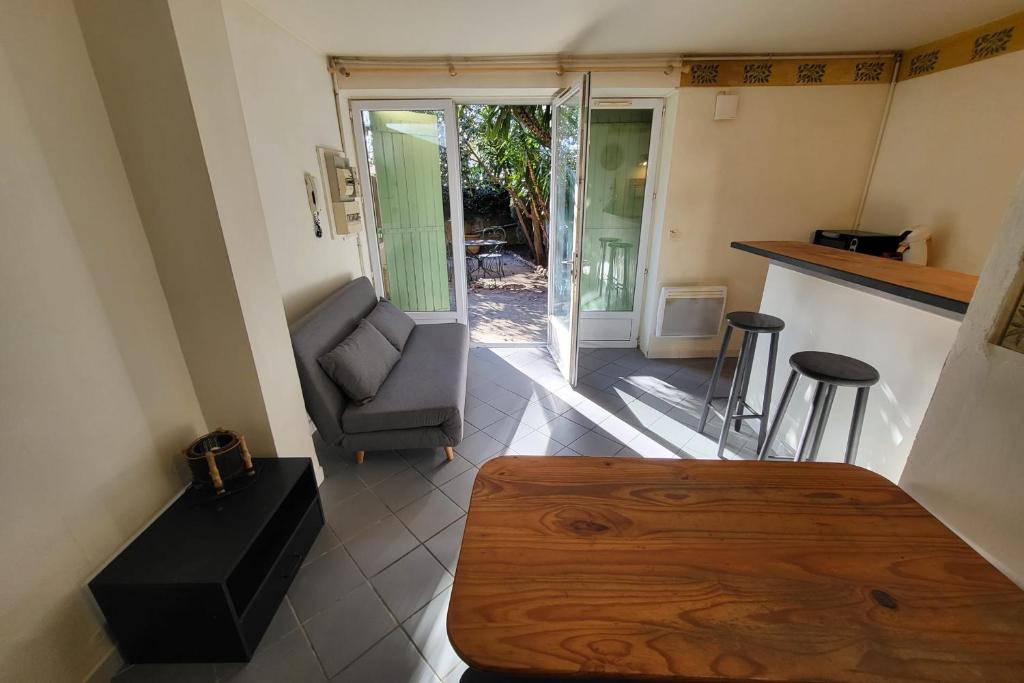 STUDIO of 24m with small patio - 3