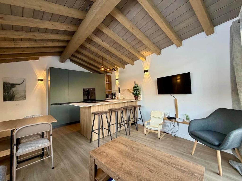 Chalet en pierre entièrement rénové - 1