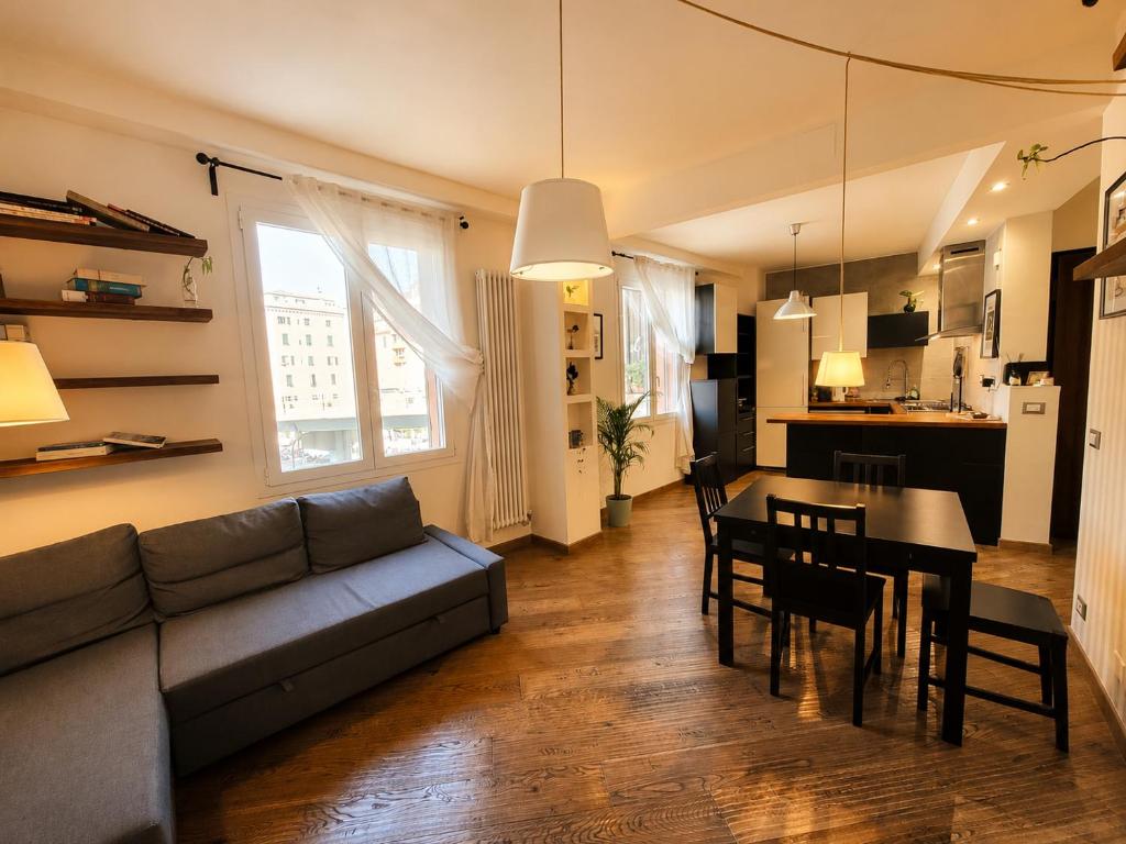 4 beds, Old Port View, Aquarium and City Center - 2