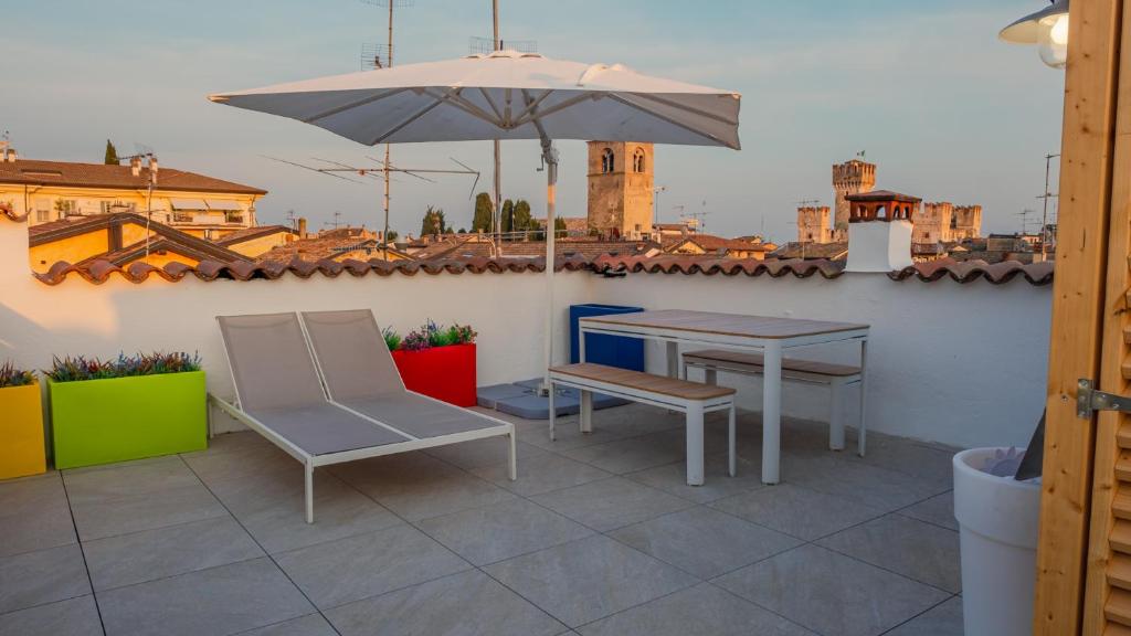 Sunset Lake View with private terrace - Italian Homing - 3