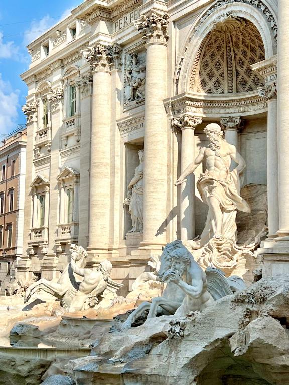 La Moneta Di Fontana Di Trevi - 1