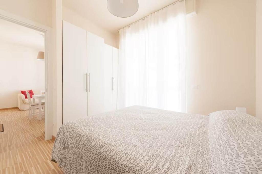 Masaccio Bright Apartment with Balcony & AC - 1